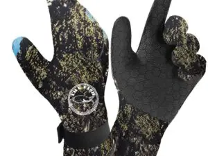 "Close-up of THEFISHFINBLADES Camouflage Diving Gloves designed for spearfishing, showcasing the textured grip and camouflage pattern."