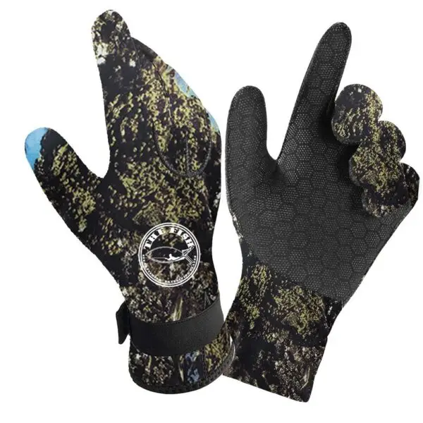 "Close-up of THEFISHFINBLADES Camouflage Diving Gloves designed for spearfishing, showcasing the textured grip and camouflage pattern."